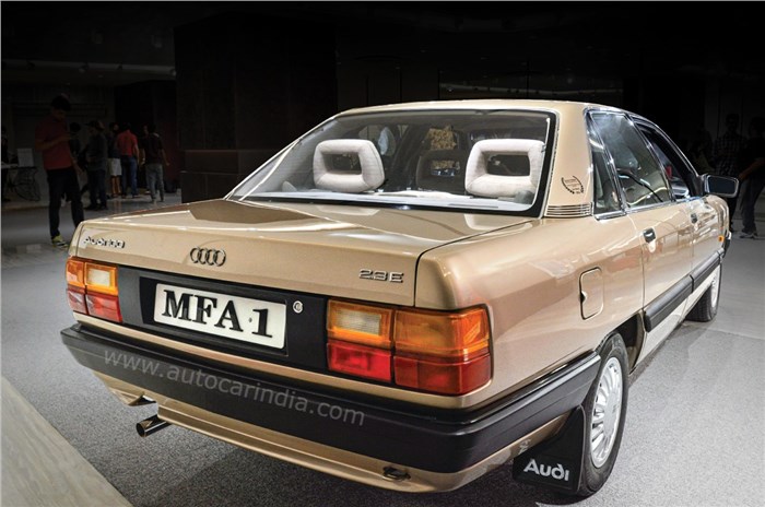 Audi 100 rear